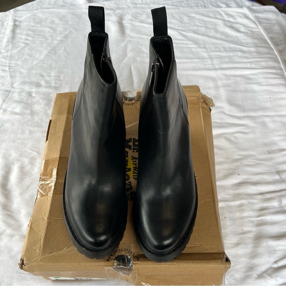 NIB 10 MAGDALENA DR MARTENS HEELED BOOTS - Picture 4 of 7